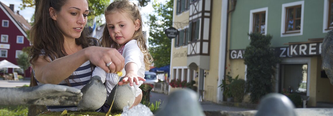 Brunnen am Marktplatz in Kinding